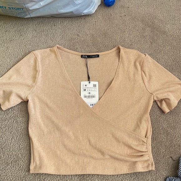 Zara beige cropped tee with low v neck - Picture 1 of 4